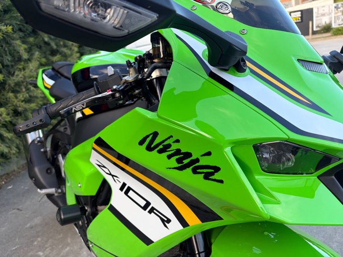2025 Kawasaki NINJA ZX-10R Green