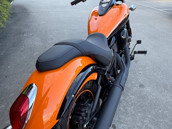 2021 Kawasaki VULCAN 900 (VN900) CLASSIC Orange