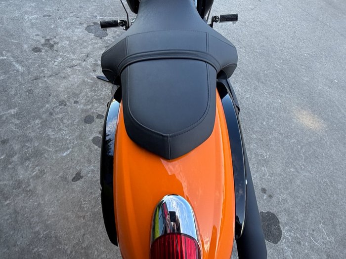 2021 Kawasaki VULCAN 900 (VN900) CLASSIC Orange