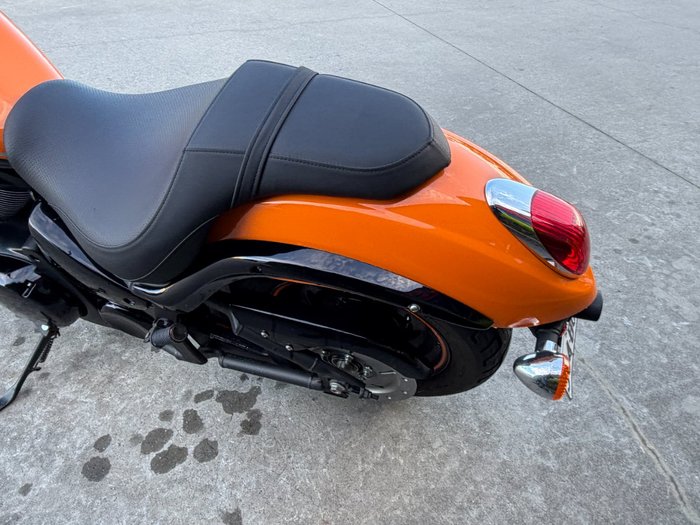 2021 Kawasaki VULCAN 900 (VN900) CLASSIC Orange