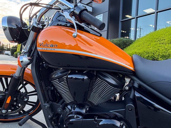 2021 Kawasaki VULCAN 900 (VN900) CLASSIC Orange