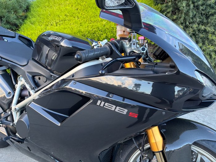 2009 DUCATI 1198 S Black