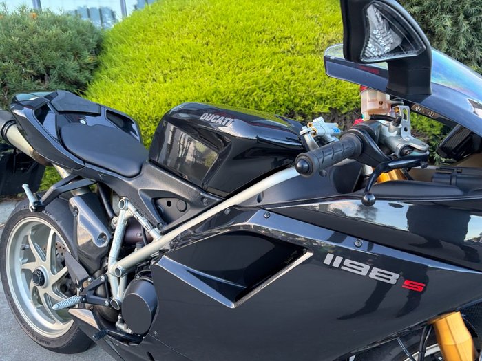 2009 DUCATI 1198 S Black