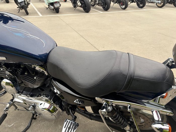 2012 HARLEY-DAVIDSON XL1200C 1200 CUSTOM Blue