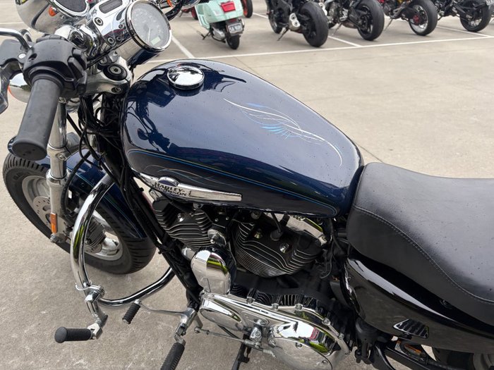 2012 HARLEY-DAVIDSON XL1200C 1200 CUSTOM Blue