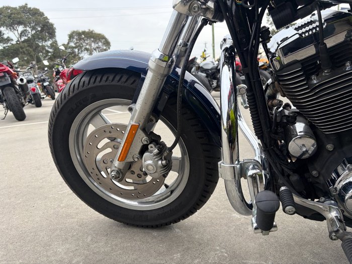 2012 HARLEY-DAVIDSON XL1200C 1200 CUSTOM Blue