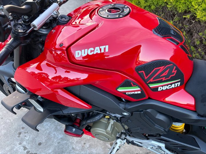 2020 DUCATI STREETFIGHTER V4 Red