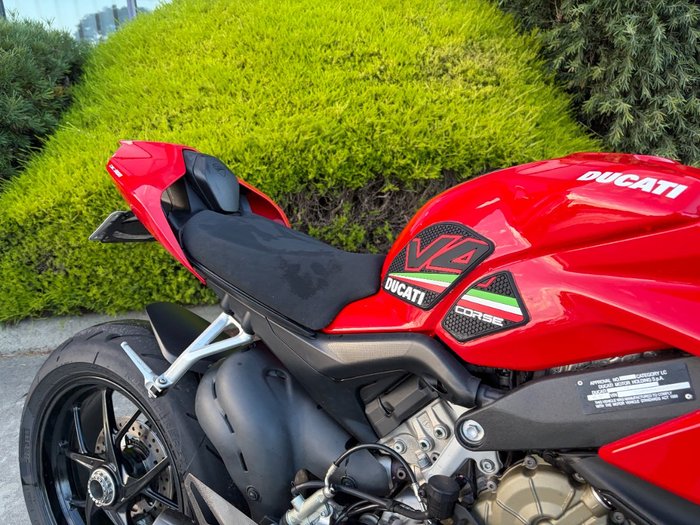 2020 DUCATI STREETFIGHTER V4 Red
