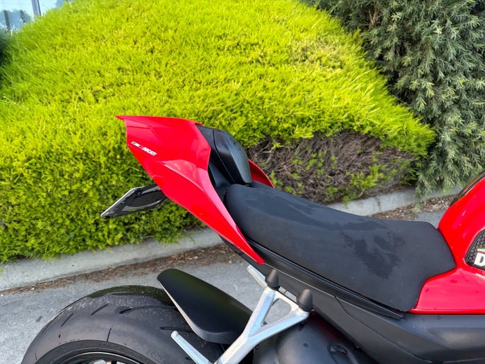 2020 DUCATI STREETFIGHTER V4 Red