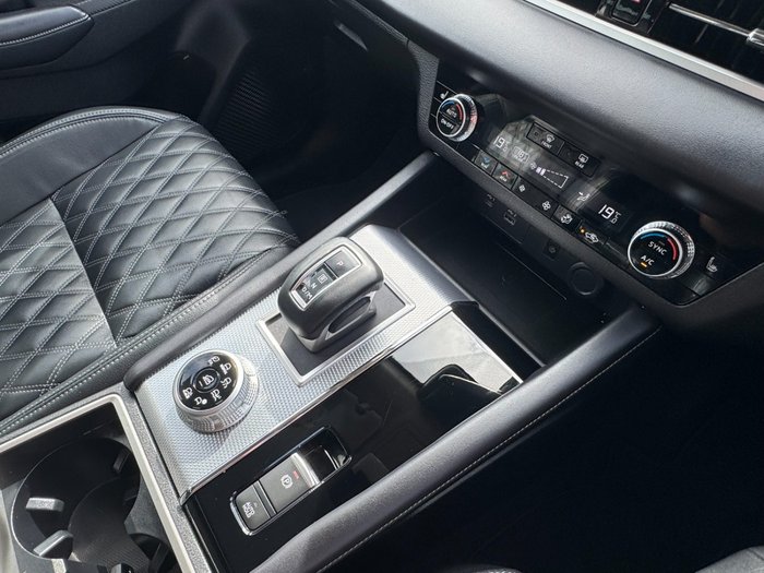 2022 Mitsubishi Outlander Exceed