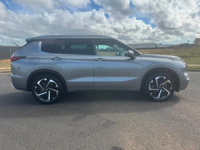 2022 Mitsubishi Outlander Exceed