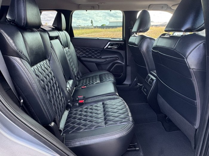 2022 Mitsubishi Outlander Exceed