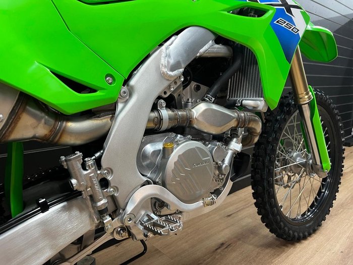 2026 Kawasaki 2026 Kawasaki KX252 MOTOCROSS Green
