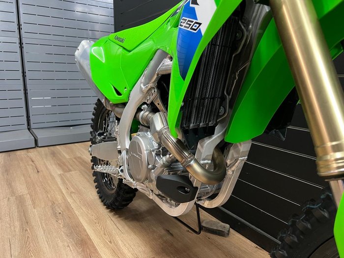 2026 Kawasaki 2026 Kawasaki KX252 MOTOCROSS Green