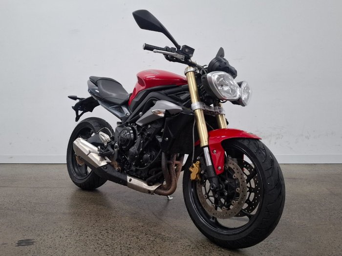 2014 Triumph STREET TRIPLE 660 Red