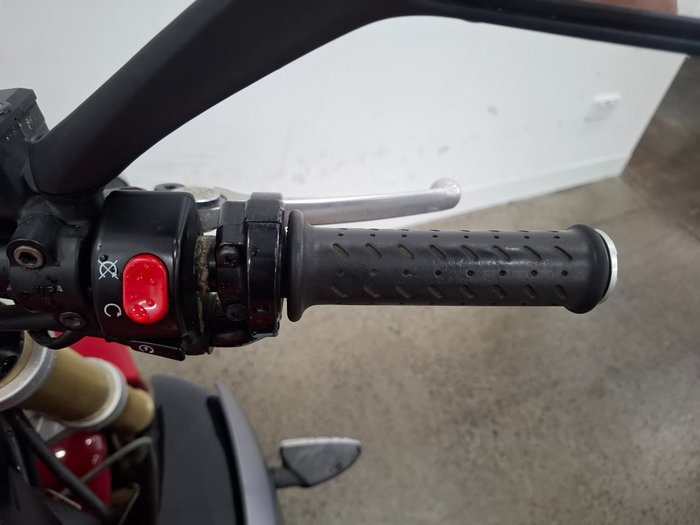 2014 Triumph STREET TRIPLE 660 Red