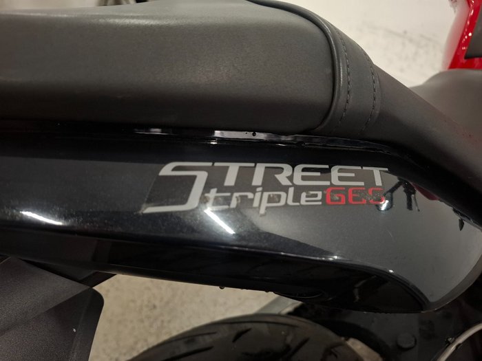 2014 Triumph STREET TRIPLE 660 Red