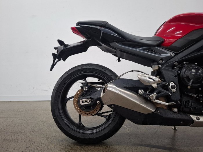 2014 Triumph STREET TRIPLE 660 Red