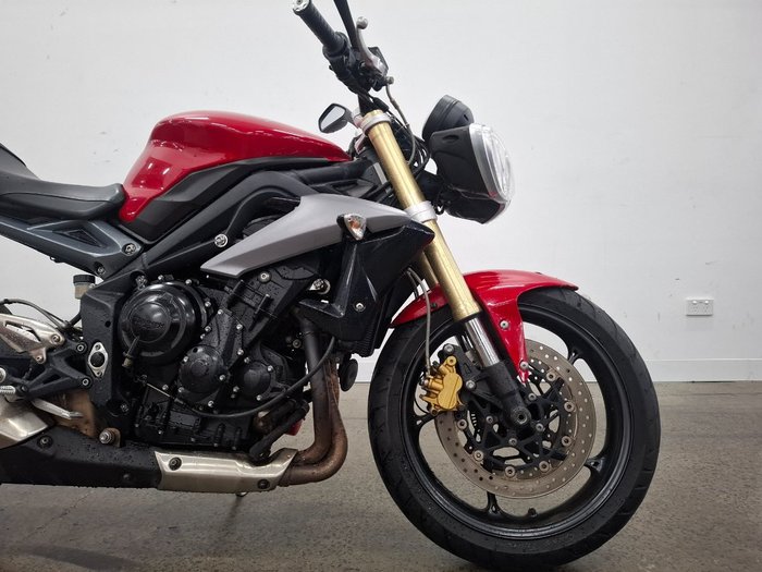 2014 Triumph STREET TRIPLE 660 Red