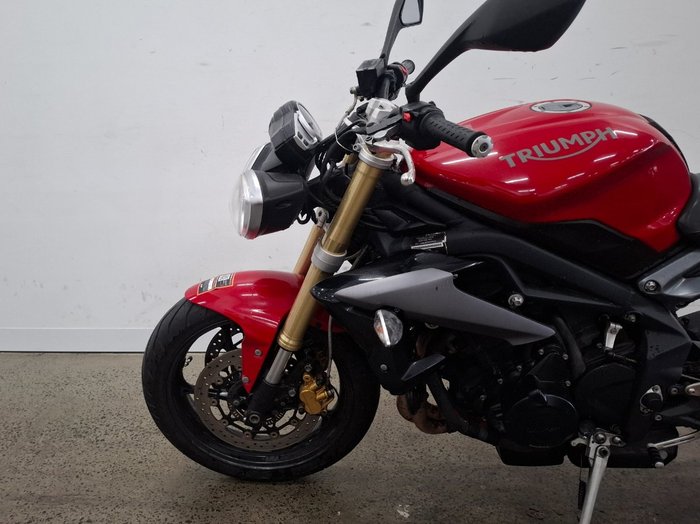 2014 Triumph STREET TRIPLE 660 Red