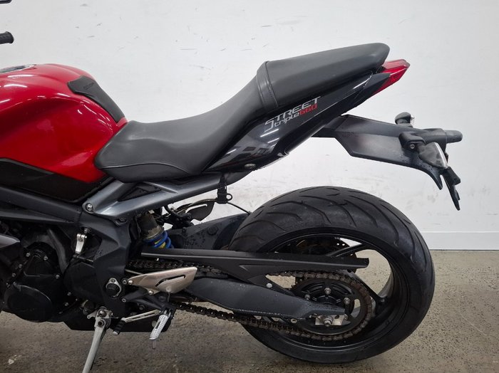 2014 Triumph STREET TRIPLE 660 Red