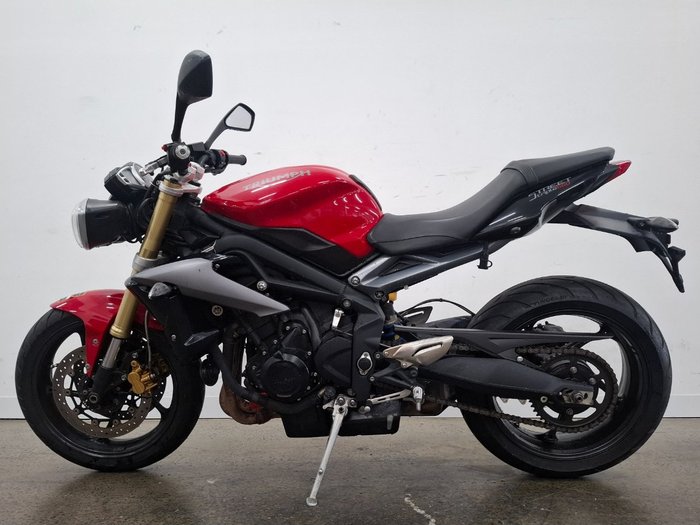 2014 Triumph STREET TRIPLE 660 Red