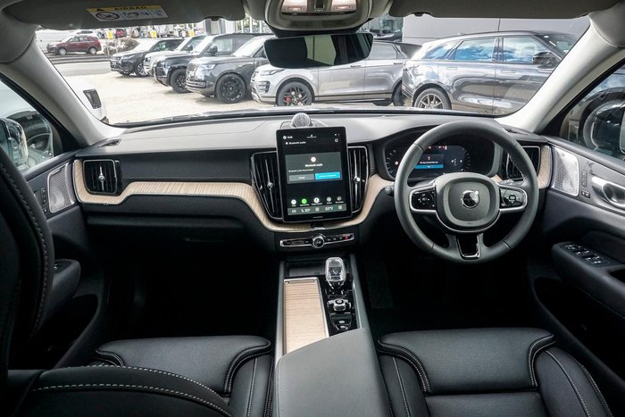 2025 Volvo XC60 Ultra B5 Dark