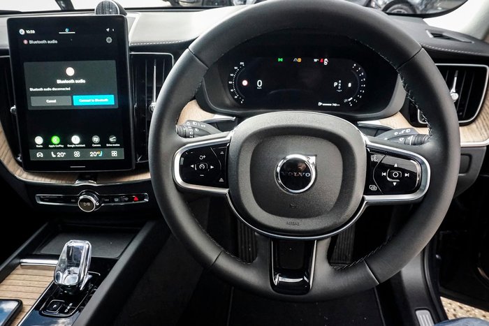 2025 Volvo XC60 Ultra B5 Dark