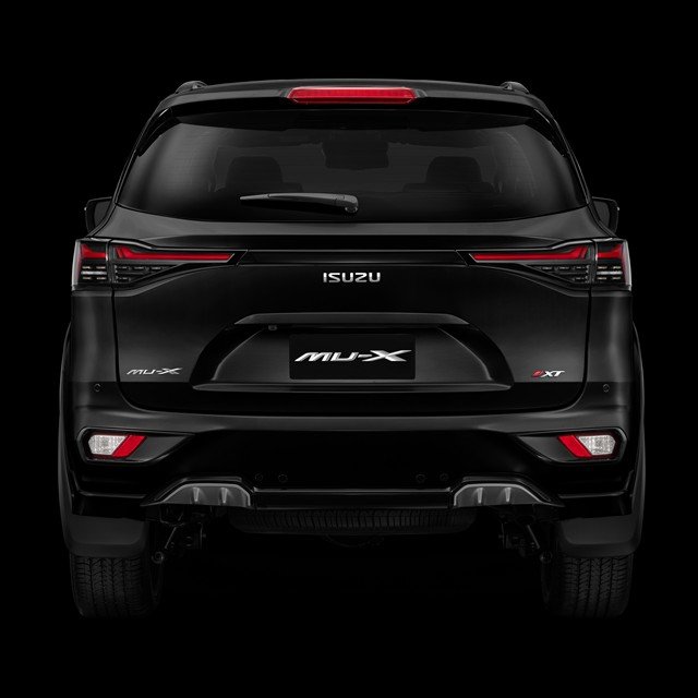 2026 ISUZU MU-X XT