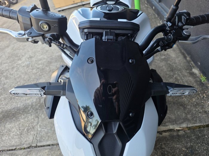 2026 Kawasaki Z900 (ZR900STFNN) WHITE