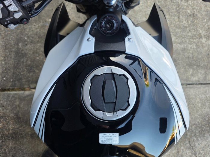 2026 Kawasaki Z900 (ZR900STFNN) WHITE
