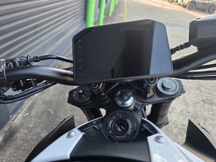 2026 Kawasaki Z900 (ZR900STFNN) WHITE