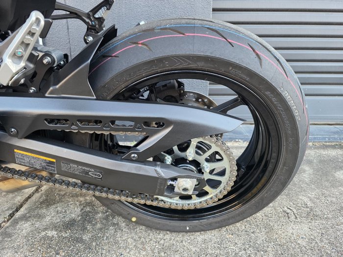 2026 Kawasaki Z900 (ZR900STFNN) WHITE