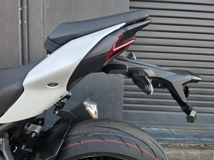 2026 Kawasaki Z900 (ZR900STFNN) WHITE