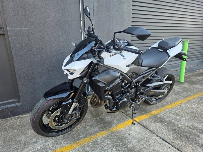2026 Kawasaki Z900 (ZR900STFNN) WHITE