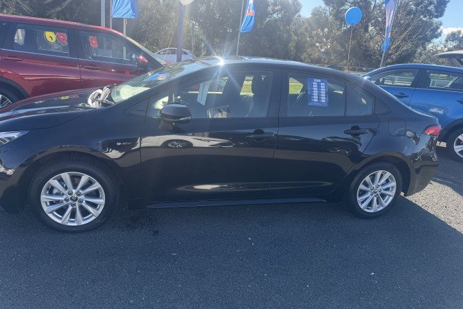 2024 TOYOTA COROLLA