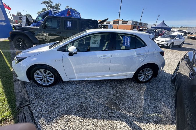 2024 TOYOTA COROLLA ASCENT SPORT HYBRID