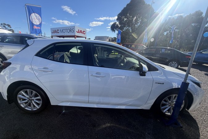 2024 TOYOTA COROLLA ASCENT SPORT HYBRID