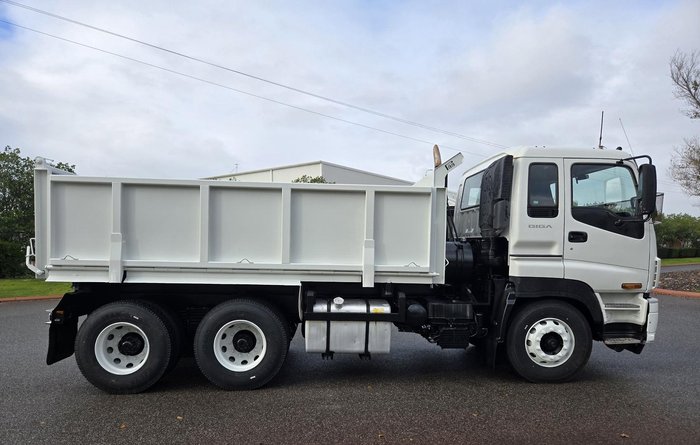 2013 Isuzu Giga