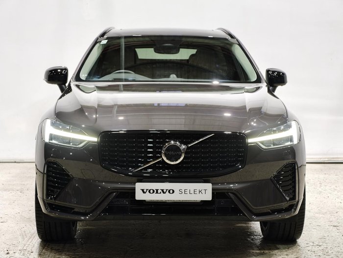 2023 Volvo XC60 Recharge Ultimate T8 Plug-In Hybrid