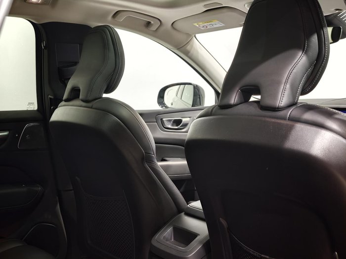 2023 Volvo XC60 Recharge Ultimate T8 Plug-In Hybrid