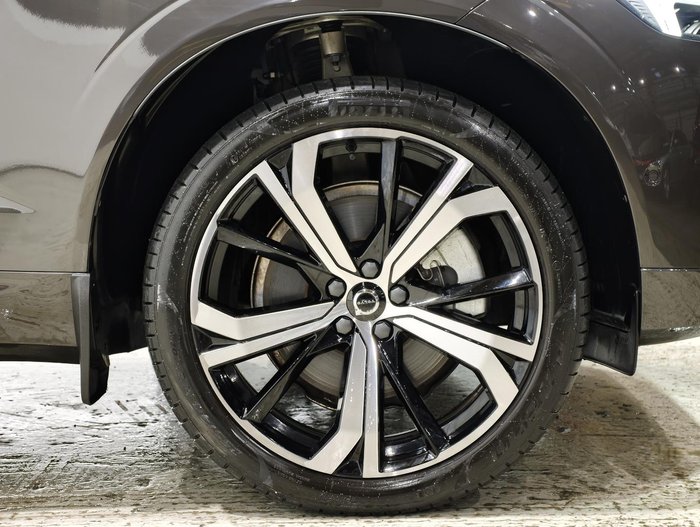 2023 Volvo XC60 Recharge Ultimate T8 Plug-In Hybrid