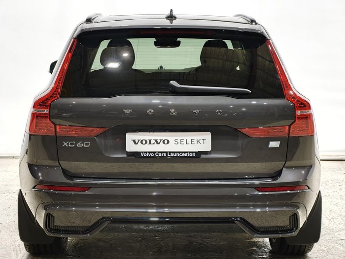 2023 Volvo XC60 Recharge Ultimate T8 Plug-In Hybrid