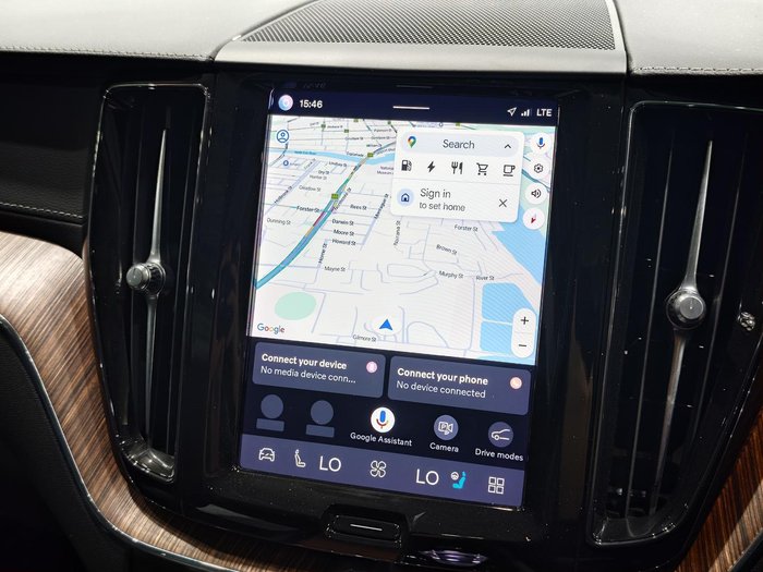 2023 Volvo XC60 Recharge Ultimate T8 Plug-In Hybrid