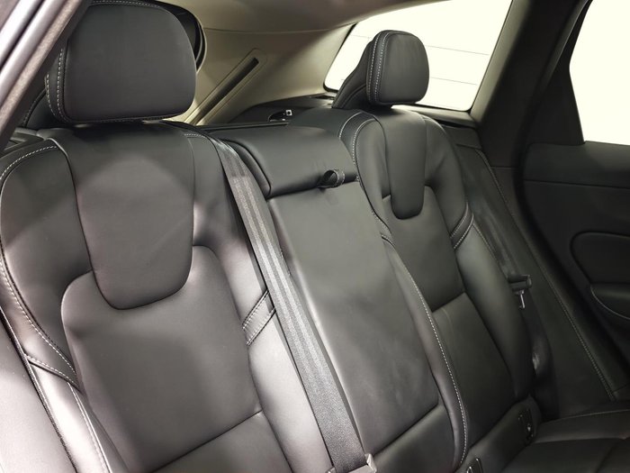 2023 Volvo XC60 Recharge Ultimate T8 Plug-In Hybrid