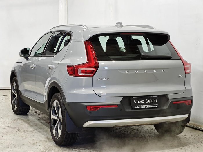 2025 Volvo XC40 Plus B4