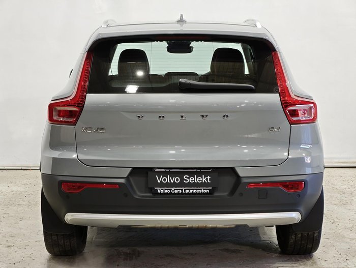 2025 Volvo XC40