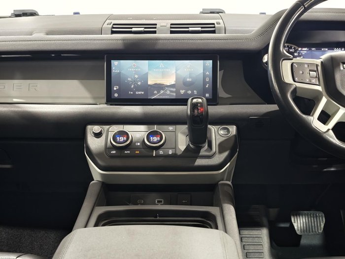 2022 Land Rover Defender 110 P400 S