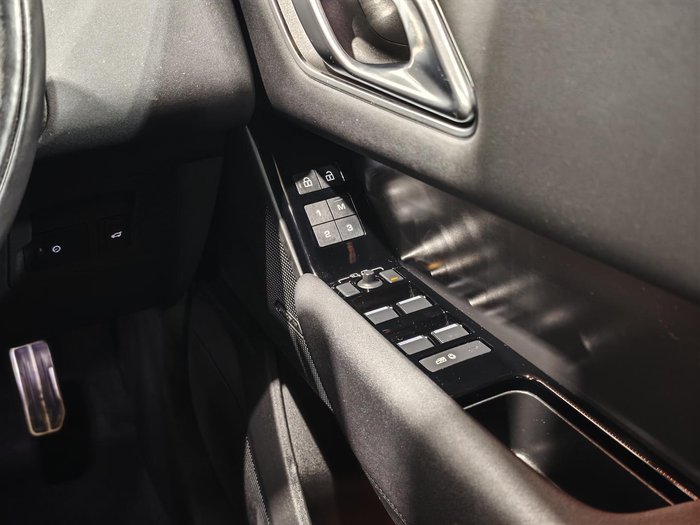 2024 Land Rover Range Rover Velar P250 Dynamic SE