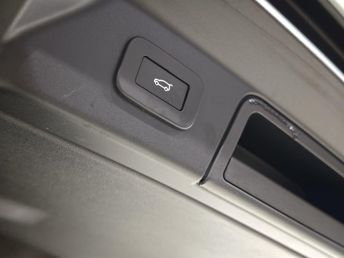 2024 Land Rover Range Rover Velar P250 Dynamic SE